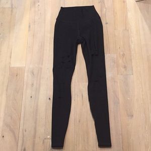 Alo Yoga High-waisted Ripped Warrior Legging XS